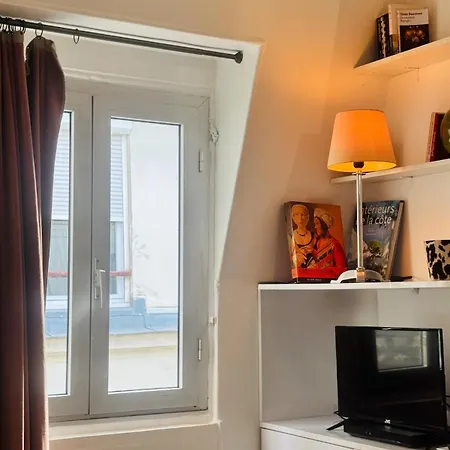 Parisian Cocoon In Batignolles Next To Montmartre Parigi
